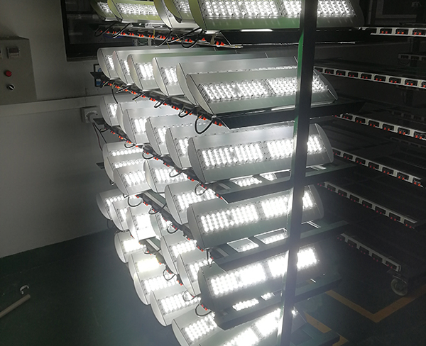 車(chē)間生產(chǎn)(圖1)